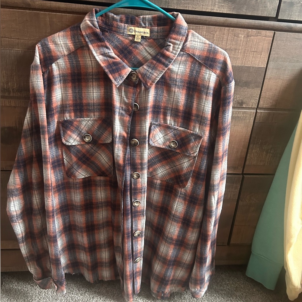 Women’s Distressed Flannel